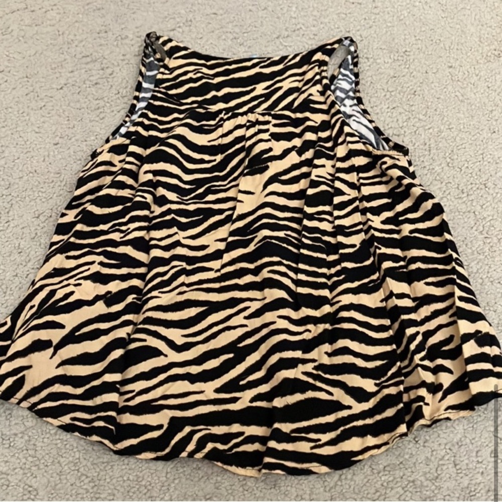 Flowy Tiger Babydoll Tank top - Picture 4 of 4